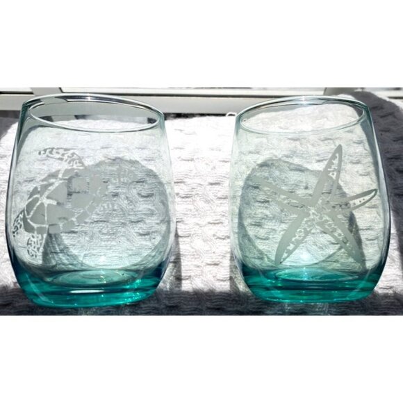 Unbranded Set Of 2 Stemless Wine Glasses Etched Starfish and Sea Turtle - Picture 9 of 9